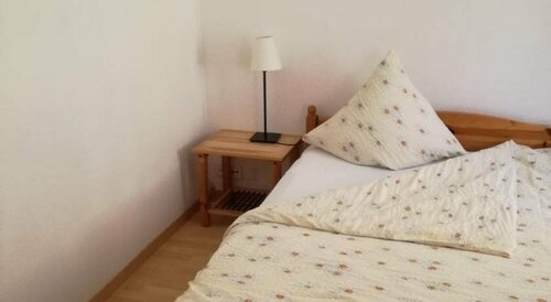 Gasthof Schoenegg B&B, Забронировать Отель «постель и завтрак» Ринггенберг Интерлакен