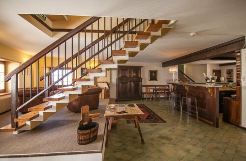 Hotel Les Vieux Toits, Book Pension Hoteller i Vaud med parkering, Parkering
