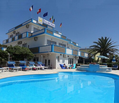 Hotel Eco del Mare, Забронировать Отель Отели Массы с бассейном, Бассейн