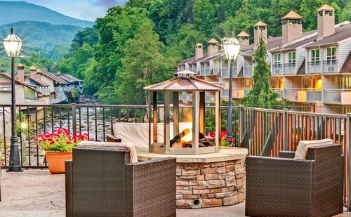 Baymont by Wyndham Gatlinburg On The River, Забронировать Отель Гатлинберг Great Smoky Mountains National Park