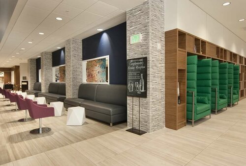 Embassy Suites by Hilton Raleigh Crabtree, Забронировать Отель Роли Raleigh-Durham Metropolitan Area