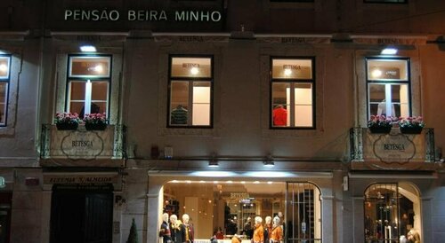 Figueira House in Beira Minho, Забронировать Отель Санта-Мария-Майор Лиссабон, рядом с Станция метро Рестаурадореш