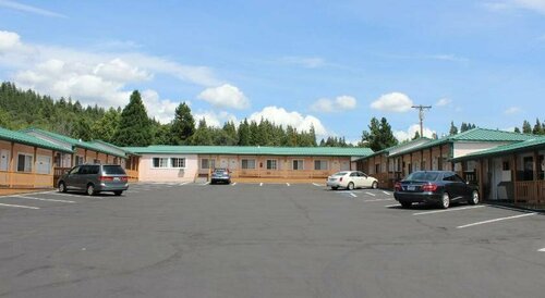 Evergreen Lodge, Забронировать Мини-отель Маунт-Шаста штат Калифорния, рядом с Siskiyou Arts Council Gallery