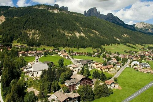 Hotel Dolomiti, Забронировать Отель Отели Виго-ди-Фасса с парковкой, рядом с Vigo - Ciampedie Ski Lift, Парковка