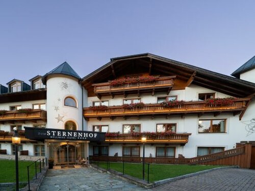 Hotel ZUM STERNENHOF, Забронировать Отель Отели Кёссен с парковкой, рядом с Trainingslift, Парковка