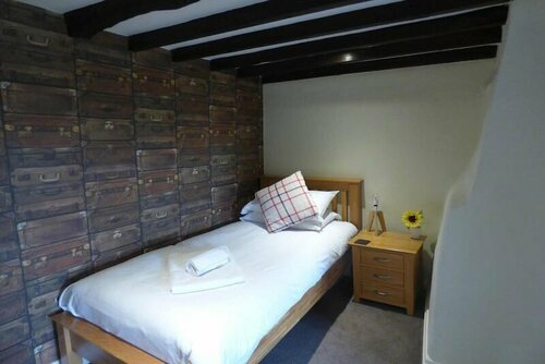 OYO Unicorn Inn, Book Hotel  