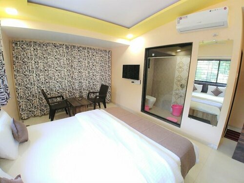Hotel Mangal Residency Lonavala !! 600 Mts From Lonavala Railway Station !! Couple Friendly !!, Забронировать Отель Отели Лонавала 3 звезды, 3*