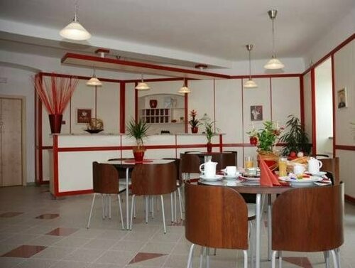 Hotel Ostrov Garni, Reserva ahora Hotel Sadská Bohemia Central