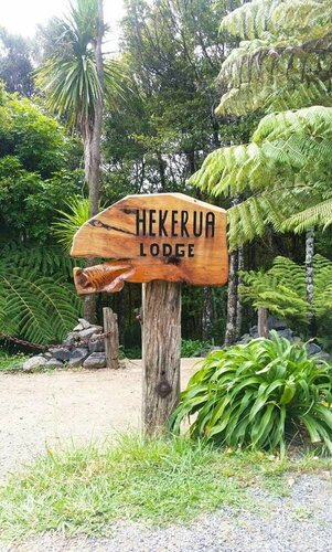 Hekerua Lodge Boutique Backpackers, Забронировать Бутик-отель Отели Острова Уаихеке с бассейном, Бассейн