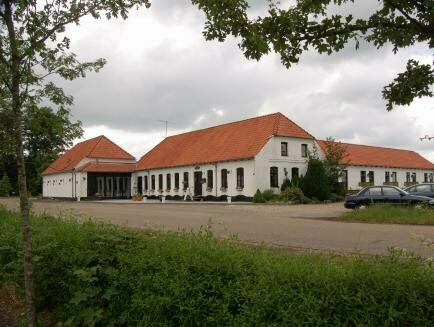Hotel Harresø Kro, Rezervați Hotel Hoteluri în Harresø cu parcare, Parcare