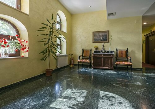 Casa Siqua, Забронировать Отель Отели Бухареста с парковкой, рядом с Дворец Парламента, Парковка