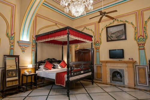 Hotel Narain Niwas Palace, Забронировать Отель Отели Джайпура с бассейном, Бассейн