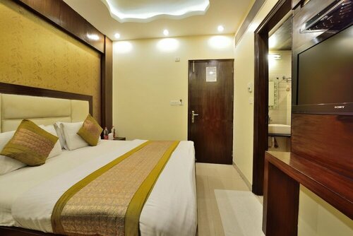 Hotel Luxury RR Inn - Paharganj, Забронировать Отель Пахар-Ганж Нью-Дели, рядом с Рынок Садар-Базар