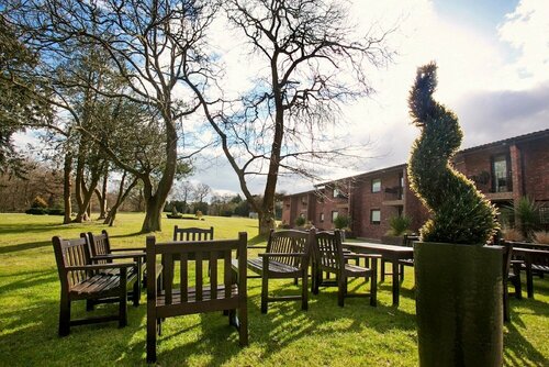 Denham Grove, Foglalás Szálloda Uxbridge Middlesex