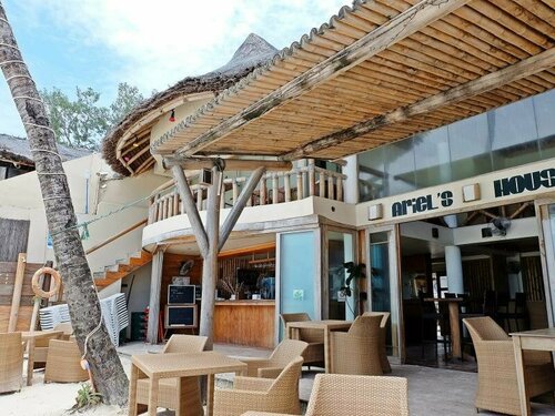 Casa Mezcaleria formerly Boracay Beach Club, Забронировать Курортный отель Пляж Булабог остров Боракай