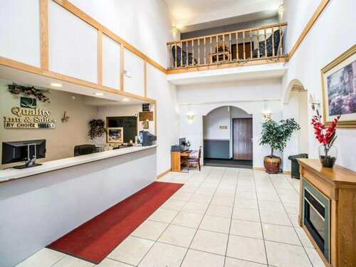 Quality Inn & Suites Caseyville, Book Hotel Caseyville Illinois