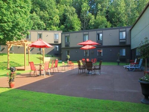 Fireside Inn & Suites West Lebanon, Varaa Hotelli Lebanon New Hampshire