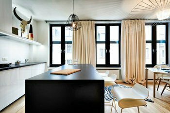 Charles Home, Забронировать Апарт-отель Бизнес-отели Брюссельского столичного региона, рядом с Церковь де-ла-Шапель, 4* 5*