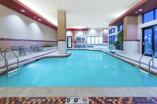 Embassy Suites St. Louis-St. Charles/Hotel & Spa, Book Hotel Hoteller i Chicago med pool, Swimmingpool