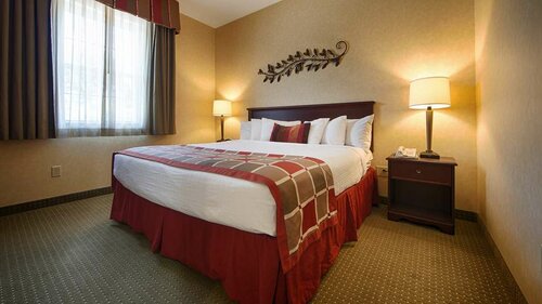 Best Western Plus Ticonderoga Inn & Suites, Varaa Hotelli Hotellit New York State uima-altaalla, Uima-allas