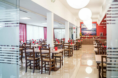 Hotel Vienna, Забронировать Отель Отели Линьяно-Саббьядоро 3 звезды, 3*