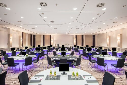 Crowne Plaza Berlin City Centre Kudamm by IHG, Rezervasyon Otel Berlin otoparklı oteller, Otopark