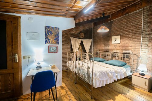 Leon Rooms, Забронировать Отель Тбилиси Регион Тбилиси, рядом с Кафедральный собор Сиони