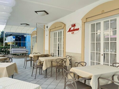 Hotel Villa Madana, Забронировать Вилла Отели Риваззурра с парковкой, Парковка