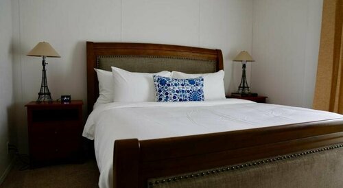 Lou & Francis Guest House, Забронировать Гостевой дом Отели Йеллоунайф с завтраком, Завтраки