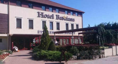 Hotel Bassiana, Varaa Hotelli Hotellit Vas pysäköinnillä, Pysäköinti