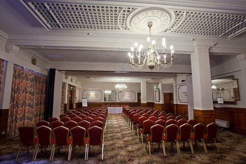 Britannia Hotel Wolverhampton, Varaa Hotelli Wolverhampton West Midlands, lähellä Wolverhampton Wanderers F.C.