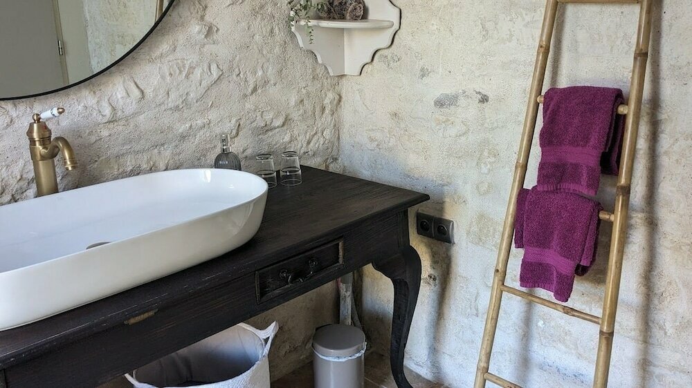 Domaine les Feuillants chambre dhôte et gîte de charme EN Touraine, piscine