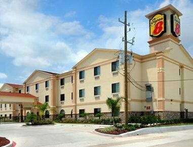 Super 8 by Wyndham IAH West/Greenspoint, Book Hotel Hoteller i Houston med parkering, Parkering