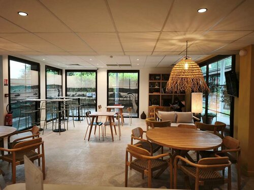Hôtel All Suites Le Teich, Rezerwuj Hotel Hotele w Akwitania z basenem, Basen