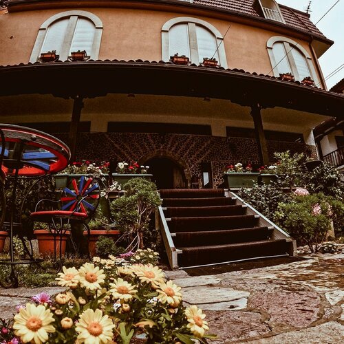 Hotel Tradita Gege  & Toske, Book Hotel Hotels in Shkodër with Parking, Parking