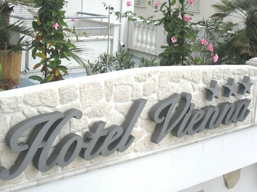 Hotel Vienna, Забронировать Отель Отели в центре Беллария-Иджеа-Марина, в центре