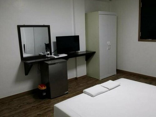 Hotel Gogo, Забронировать Отель Отели Пампанги с парковкой, Парковка