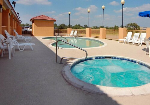 Super 8 by Wyndham Rocky Mount I-95 EXIT 145, Забронировать Мини-отель Бэтлборо 