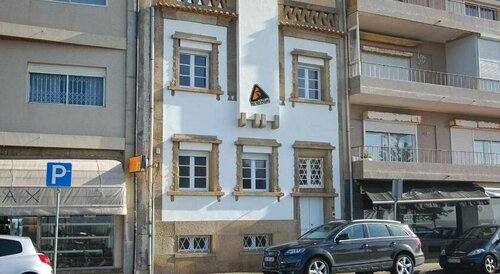 Surfivor Porto Surf Hostel, Забронировать Хостел Алдоар, Фош-ду-Дору и Невожилде Порту, рядом с Парк Сидад-ду-Порту