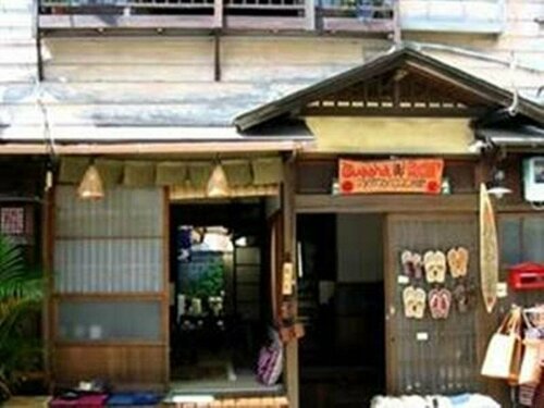 Buddha Guest House, Забронировать Хостел Хостелы Танабэ, рядом с Tokei Shrine, Хостел