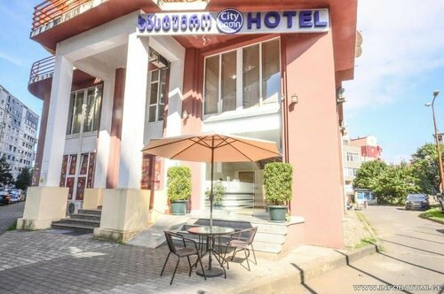 City Hotel Located Very Close to the Beautiful Batumy Beachfront, Забронировать Отель Отели Батуми с завтраком, Завтраки