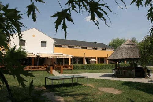 Georgshof - Hotel Restaurant Reitstall, Забронировать Отель Отели Нойзидль-ам-Зе с завтраком, Завтраки