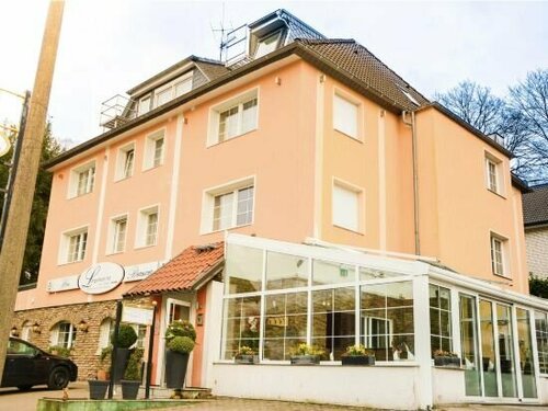 Langerfelder Hof, Забронировать Отель Вупперталь Северный Рейн-Вестфалия