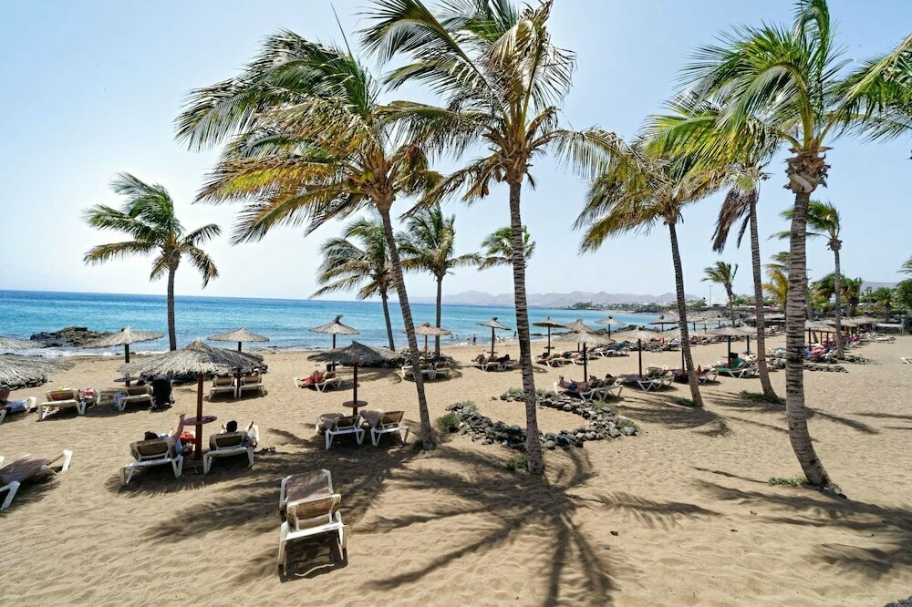Playa Club Apartments