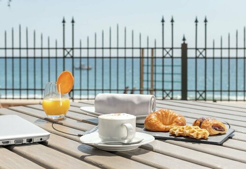 Hotel IPV Palace & Spa, Забронировать Отель Отели Фуэнхирола 4 звезды, рядом с Playa del Faro - El Faro, 4*