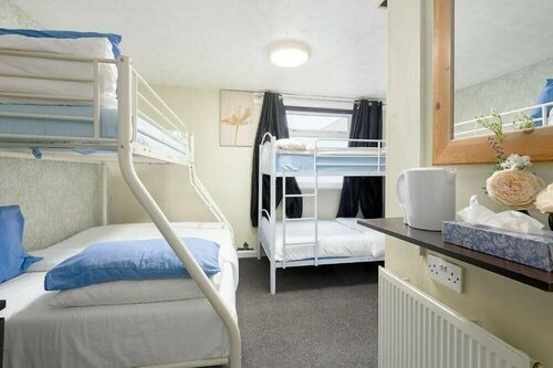 Derwent Holiday Hotel, Забронировать Отель Блэкпул Ланкашир, рядом с Стадион футбольного клуба «Блэкпул»