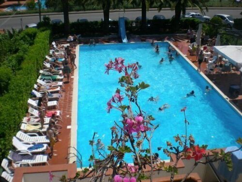 Residence L Oasi, Book Hotel Hoteller i Salerno med pool, Swimmingpool