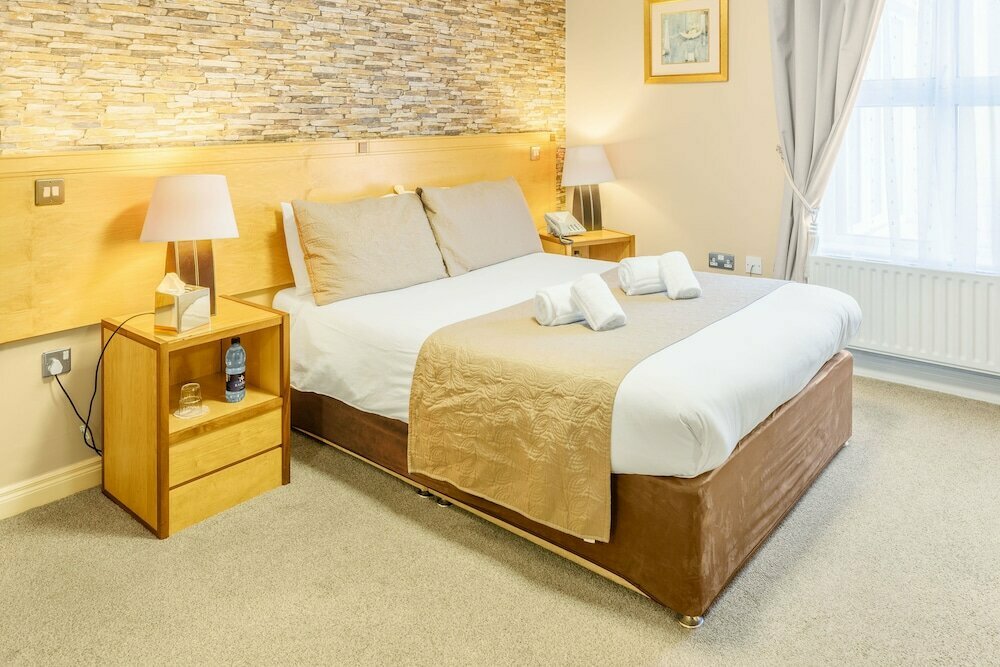 Kilmorey Arms Hotel