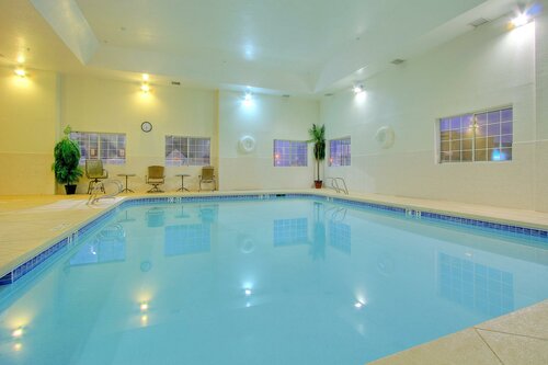 Holiday Inn Hotel & Suites Albuquerque Airport - University Area, Varaa Hotelli Hotellit Albuquerque uima-altaalla, Uima-allas