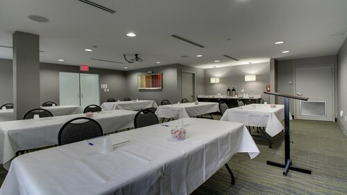 Holiday Inn Express & Suites Jackson Downtown - Coliseum by IHG, Забронировать Отель Джэксон Нью-Гемпшир